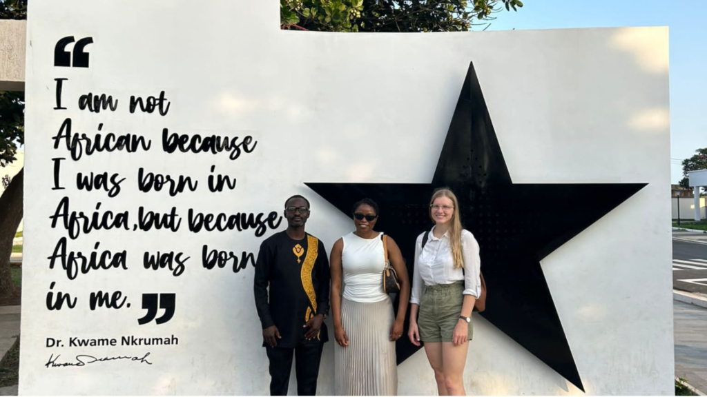 Mondo Officials visit Kwame Nkrumah Memorial Park.